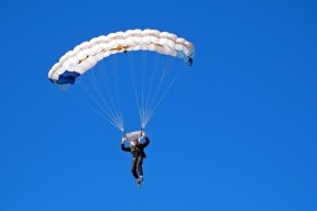 爱游戏体育（AYX）官方APP下载-“南非羚羊队的亮眼新星：诺克·达维德·彼得森的崛起”