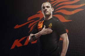 爱游戏娱乐-世界杯瞬间：逆天长传助攻摘星，世界杯夺冠星星